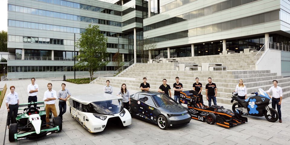 Een deel van de TU/e-studententeams. Foto | Bart van Overbeeke