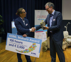 Floris Bouwmans wint ASML Award.