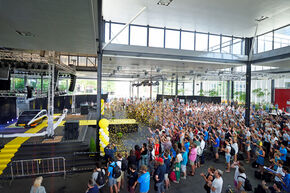 Stella Vie onthuld. Foto | Bart van Overbeeke