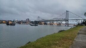 De Ponte Hercílio Luz, al jaren afgesloten vanwege de veiligheid.