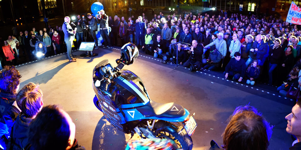 Een warm onthaal in de 'markthal'. Foto | Bart van Overbeeke