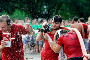 Tentenspektakel Bouwkunde intro 2012. Foto | Bart van Overbeeke Tentenspektakel Bouwkunde intro 2012. Foto | Bart van Overbeeke