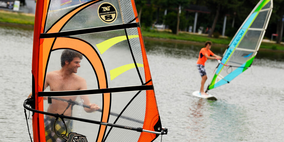 Surfen bij Weth. Foto | Bart van Overbeeke
