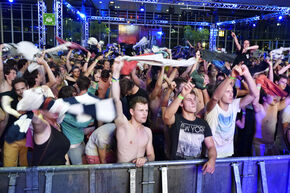 Feesten met Mr. Polska. Foto | Bart van Overbeeke