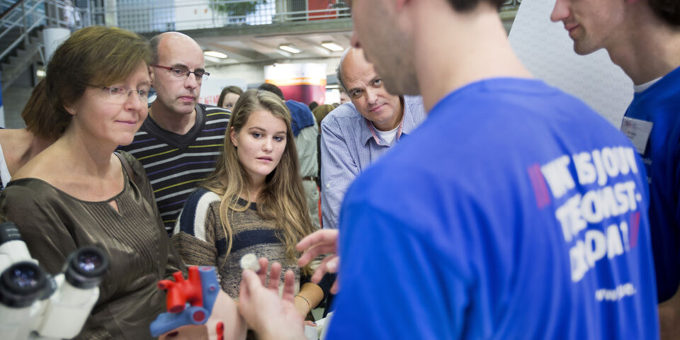 Beeld van de open dag van de TU/e in januari 2013. Foto | Vincent van den Hoogen