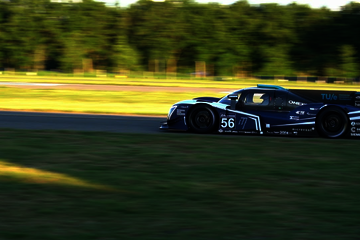 De elektrische racewagen van studententeam InMotion moet niet alleen extreem snel kunnen laden, hij moet ook veilig en heel ...