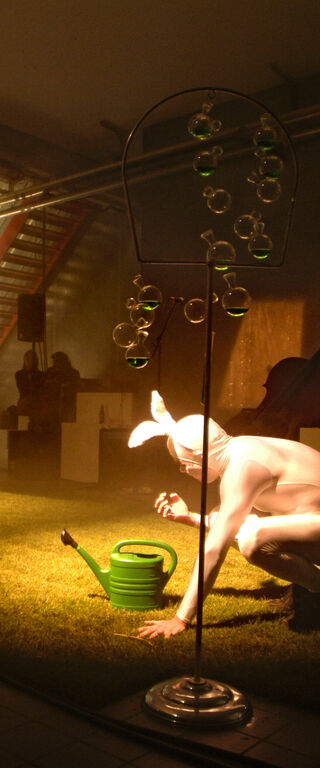 [Translate to English:] Theater Tol in het Gaslab in 2002. Foto | Bart van Overbeeke