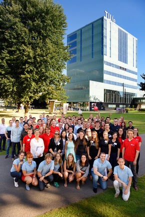 Alle deelnemende teams. Foto | Bart van Overbeeke