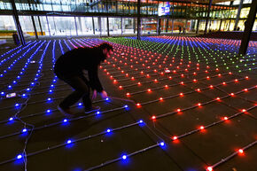 Lots a cables needed to be connected. Photo | Bart van Overbeeke Lots a cables needed to be connected. Photo | Bart van Overbeeke