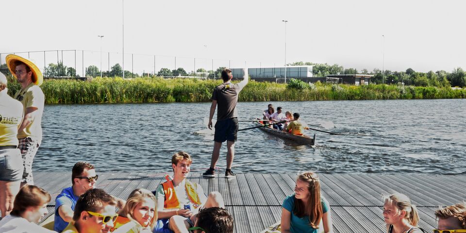 Lekker een beetje peddelen bij Thêta in een loom zonnetje.