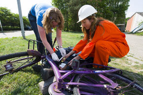 Gewonde fietser bij de Koepel. Foto| Rien Meulman