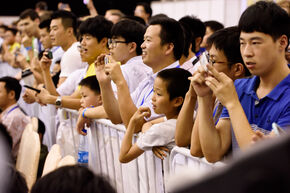 Het publiek geniet. Foto | Bart van Overbeeke