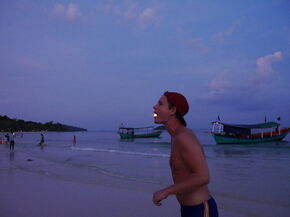 Full moon on Koh Rong - what do you do? Right! Full moon op Koh Rong - wat doe je dan? Juist!