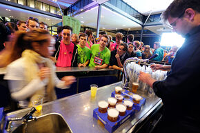 Eindelijk... De taps zijn open! Foto | Bart van Overbeeke