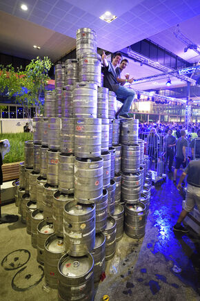 Het bier ging er goed doorheen. Foto | Bart van Overbeeke