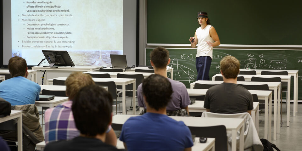 Collegezaal TU/e. Foto | Bart van Overbeeke
