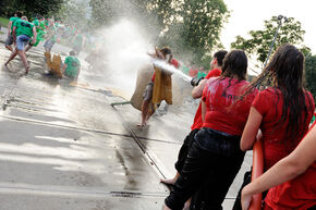 Tentenspektakel Bouwkunde intro 2012. Foto | Bart van Overbeeke Tentenspektakel Bouwkunde intro 2012. Foto | Bart van Overbeeke