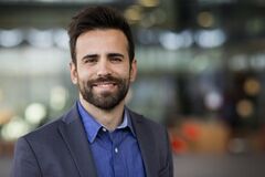 TU/e-onderzoeker Antoni Forner-Cuenca is een van de Veni-winnaars. Foto | Vincent van den Hoogen