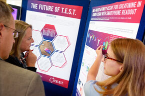 Het principe van T.E.S.T.'s biosensor uitgelegd. Foto | Bart van Overbeeke