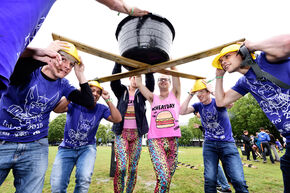 Kennismakingsspelletjes bij EE. Foto | Bart van Overbeeke